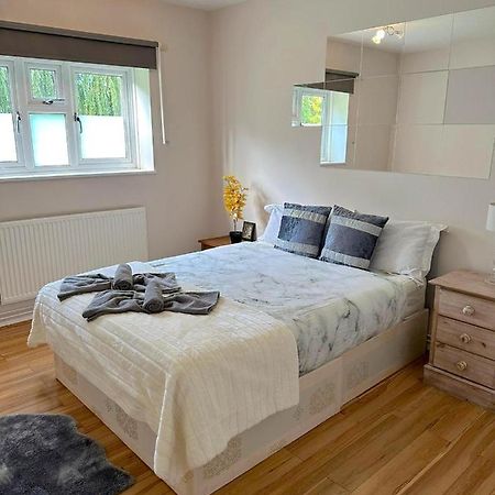 303 Alexandra Avenue Ha2 9Dx Apartamento Pinner Exterior foto
