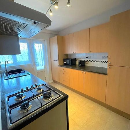 303 Alexandra Avenue Ha2 9Dx Apartamento Pinner Exterior foto