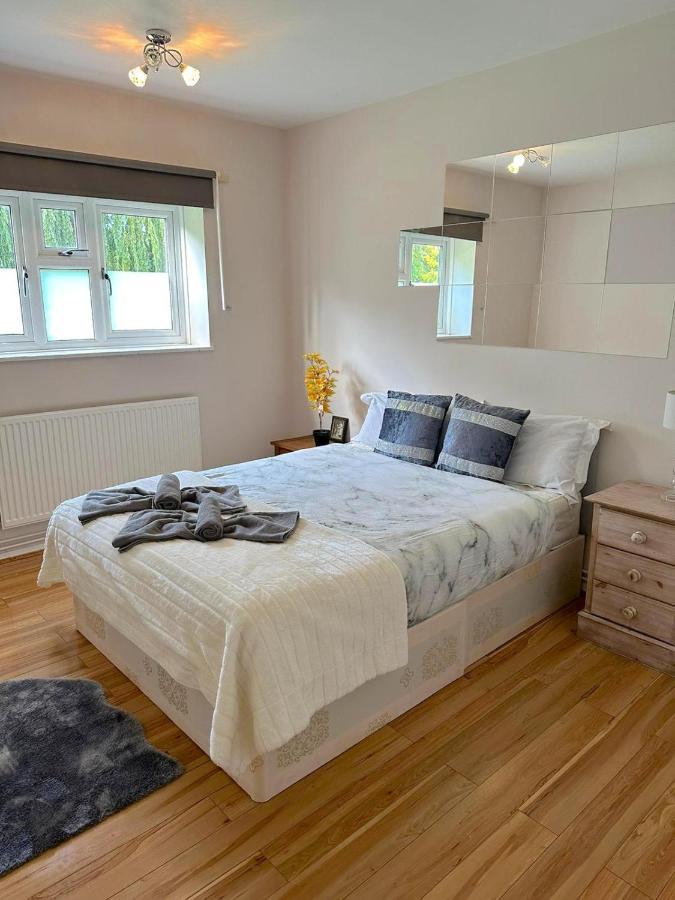 303 Alexandra Avenue Ha2 9Dx Apartamento Pinner Exterior foto