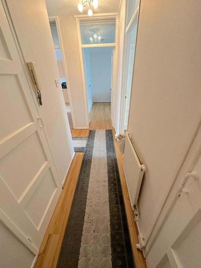 303 Alexandra Avenue Ha2 9Dx Apartamento Pinner Exterior foto