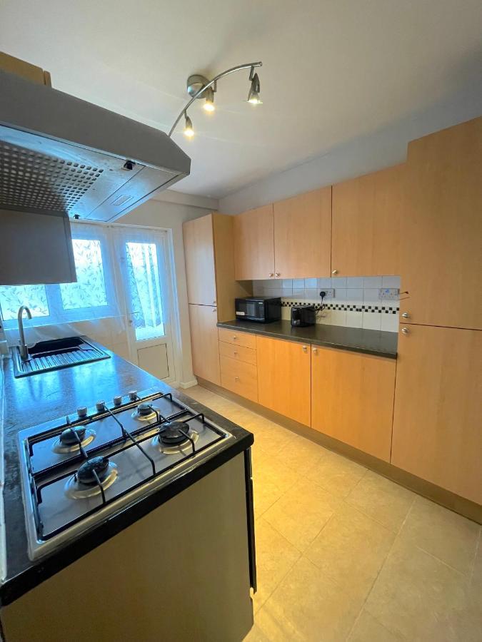 303 Alexandra Avenue Ha2 9Dx Apartamento Pinner Exterior foto